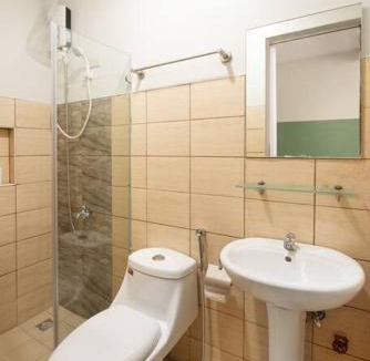 Downtown Apartment | St. Marvin Studio Makati M209