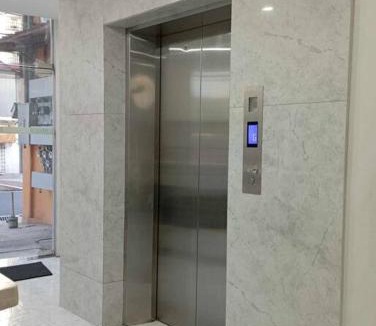 Downtown Apartment | St. Marvin Studio Makati M209