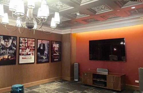 Downtown Apartment | StayHere 5 Star Studio Amenities Starlit View