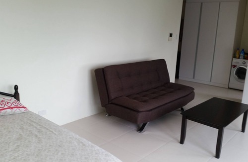 Bonifacio Global City Apartment | Studio with Parking at Icon Plaza BGC near Fort Strip, price nortiable