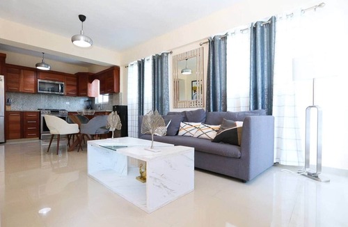 San Cristobal Apartment | STUNNING 2-BR 2-BATH APT W/AC GARAGE & ROOF TOP