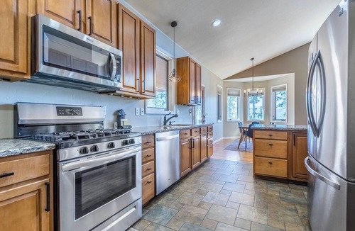 Winter Park Highlands House | Stunning Tabernash Retreat w/Hot Tub and Views (14 day cancelation policy)