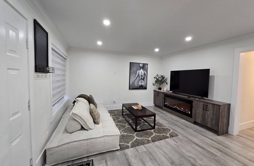 Marysville Apartment | Stylish 1 bed and 1 bath spacious apartment in Delta/Surrey close to amenities!