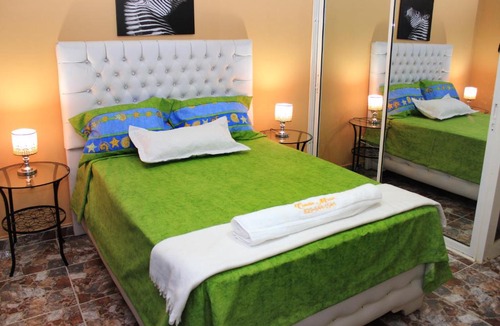 Villas Ana Maria House | Stylish 2r-2b Apt Near The Beach And Main Street