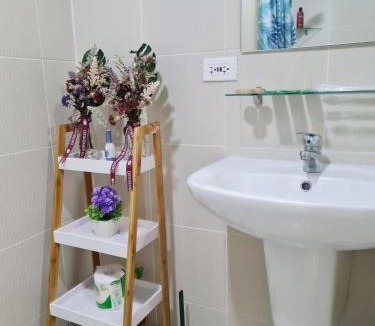 Santo Cristo Apartment | Stylish New Unit w/Balcony at Fern Residences