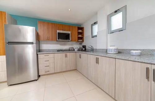 ProCab Condo | Superb 2-bedroom suite with kitchen, sea view