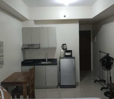Legazpi Village Apartment | The Beacon Makati Condo-Hotel