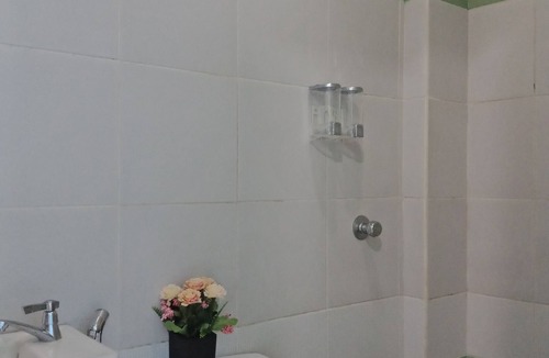 Jaro Bed & Breakfast | The Blue House Bed and Breakfast