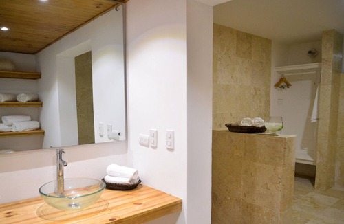 Villas Ana Maria Hotel | The Diamond Suites at Ahnvee