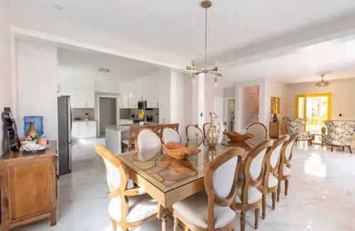 Montellano House | The Green Palms 5 Bedroom villa with pool/garden
