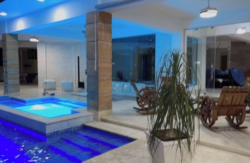 Montellano Ski Chalet | The Heaven Villa, cerca playa dorada, a 30 Seg. de Fun City, 10 Mits aeropuerto