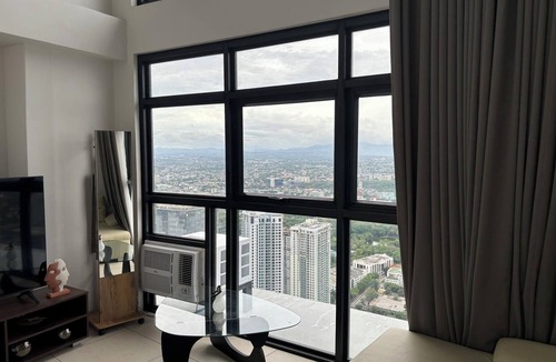 Project 7 Condo | The Skysuites tower 115sqm penthouse condo WiFi+