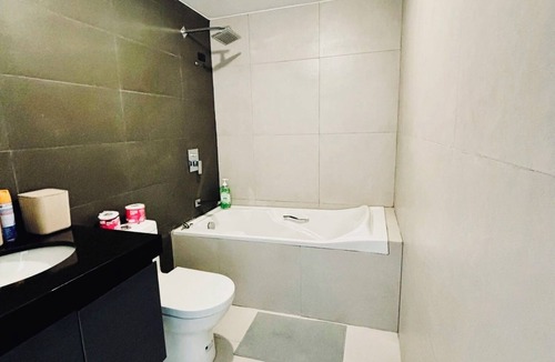 Project 7 Condo | The Skysuites tower 115sqm penthouse condo WiFi+