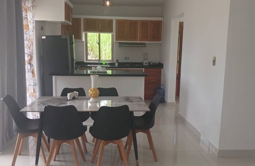 Jarabacoa Cabin | Tranquil Hideaway – Perfect for Families, Friends & Couples.