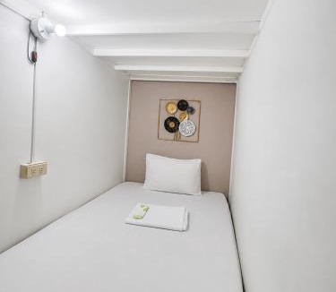 Pembo Hotel | Transient House Near BGC & SM Aura