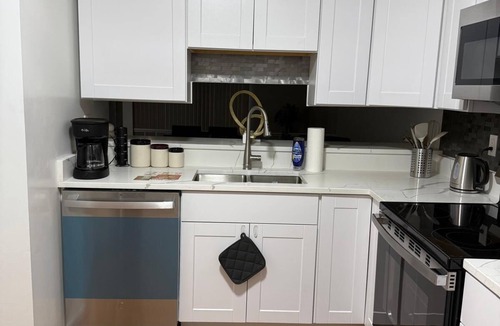 Dumfries House | Tremendous 4-bedroom townhome with AC recently renovated modern home in Triangle