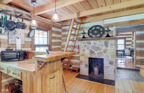 Peaks Cabin | Trout Stream Access! Rural Buchanan Cabin
