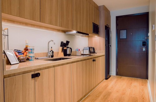 Makati Apartment | Twin Beds with Rockwell View