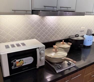 Pinagsama Apartment | Venice Luxe Condo, Pool, Netflix, Canal Mall Access