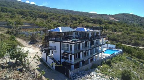 Barahona Villa | Villa Calajj