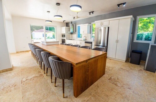 Urbanizacion Tavarez Villa | Villa Collie: Luxury Retreat/5 King Master BR/Maid