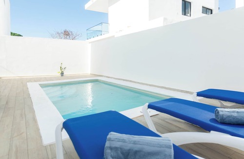 La Ceiba Villa | Villa espaciosa con 5 habitaciones, piscina, A/C, a 3 minutos de playa Bonita.
