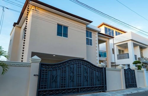 Los Maestros House | Villa gated community, Private Pool close to the beach!