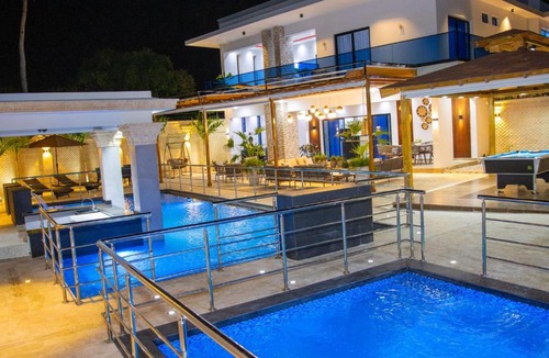Bani Villa | Villa Reyna El Placer