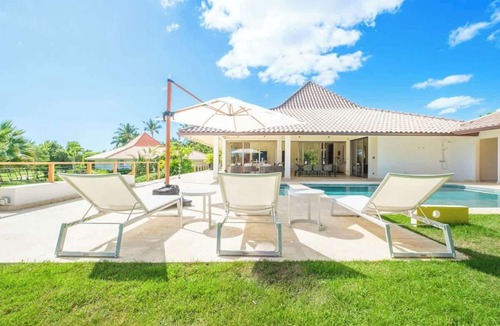 La Romana House | Villa Ventus, next to the beach minimalistic villa