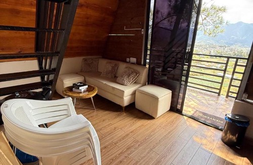 Constanza Villa | Villa vista a la montaña