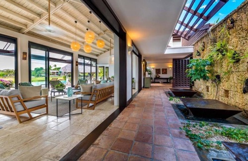 Las Palmas Villa | Villa with 6 bedrooms |Pool |Jacuzzi |Service included |Golf view