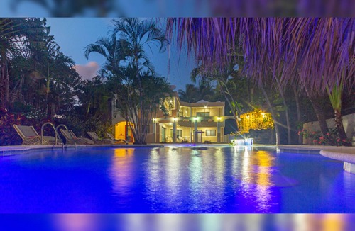 Bani Villa | VIP - "Villa Infinito"Bani's Beachside Mansion!