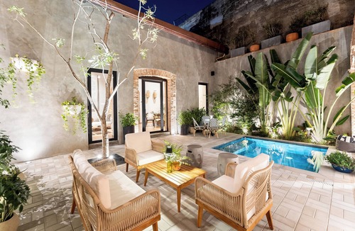 San Carlos House | Welcome to Casa del Orfebre circa 1525, a jewel from the past.