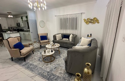 Residencial ROMANA House | Welcome to Villa Julesmi