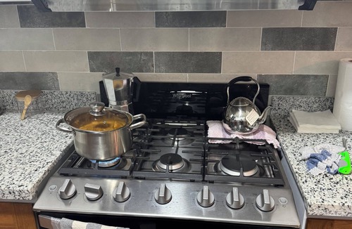 Villa Hermosa Apartment | Welcoming 3-bedroom apartment with AC in Villa Hermosa
