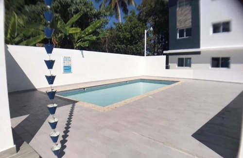 Moca Apartment | wifi, parking, Netflix, pool, ac, cable, terraza familiar.