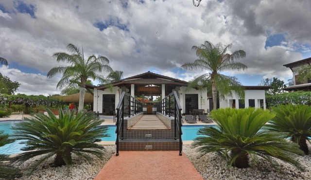 15. Comfortable 2 bedroom apartment, second level