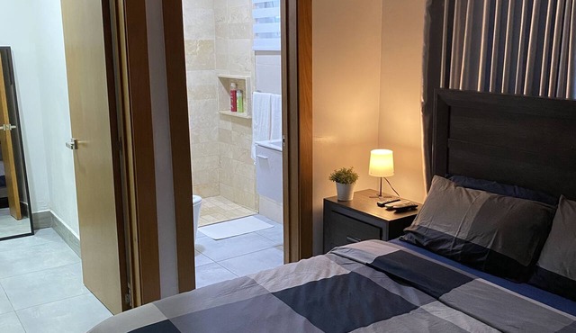 1Br- LUX Location, Pool, Sauna, GYM