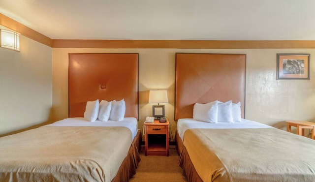 2 Affordable Rooms with 2 Queen Beds Perfect for a Relaxing Family Trip in Beeville