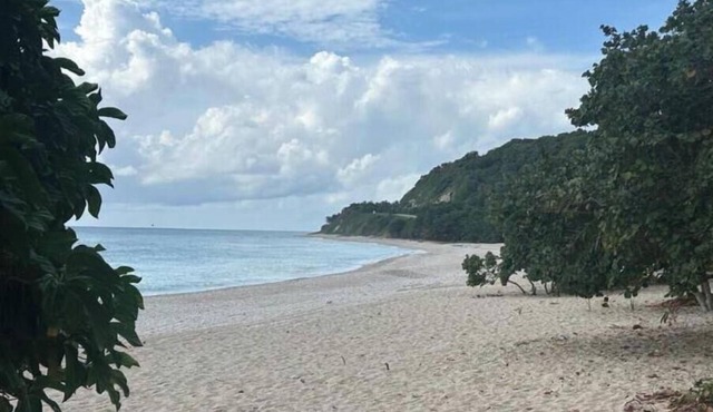 2 Bdrm Apt near River and Beach, Wifi, Mount Views