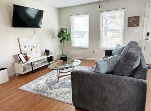 2 bed 2 bath Modern Farmhouse in Old Town Spring in Spring