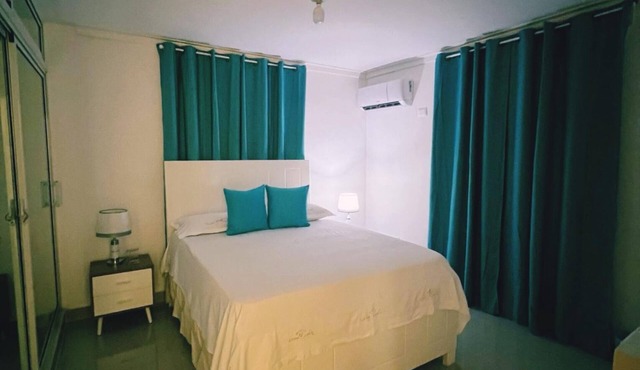 20 minutes from the airport! Cozy 1-bedroom apartment
