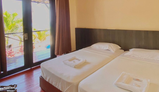 24/7 Lantawan Resort
