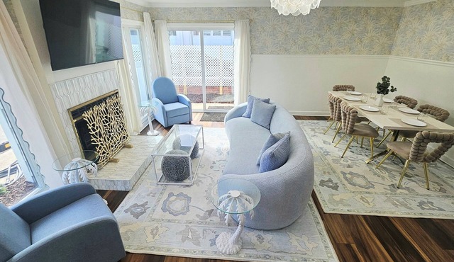 2BD+Den: BeachAccess| KingBedsI FencedYard| DogsOk in Norfolk