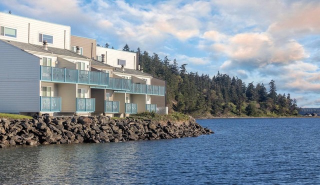 2BR Loft at WorldMark Discovery Bay – Marina Views, Pools & Coastal Escape in Port Townsend
