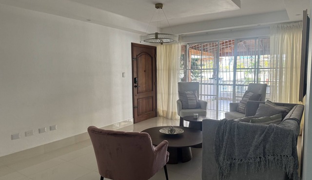 3-Bedroom Apartment in Mirador Norte/Bella Vista - Wifi, Wash/Dryer, Master Bdrm