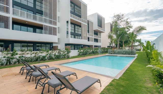 3BR Balcony & Pool in Flats at The Village