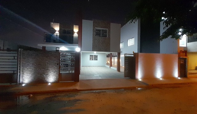 4 bedroom house with private pool