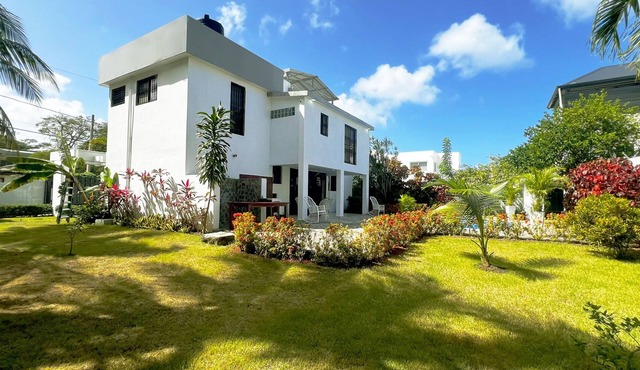 4-bedroom house in the middle of superb Sosúa with WiFi, AC