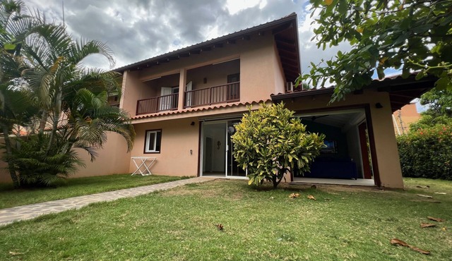 4 bedrooms/3baths townhouse best location 2 min to the Beach